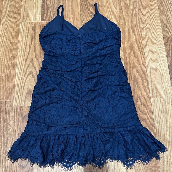 AQUA
LACE RUCHED DRESS - Picture 3 of 4